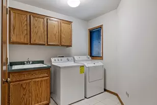 8614 Bangor Dr, Tinley Park, IL 60487 - Photo 21