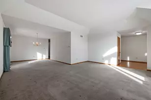 8614 Bangor Dr, Tinley Park, IL 60487 - Photo 5