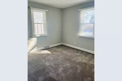 1370 Lennington Circle NE, Kankakee, IL 60901 - Photo 9