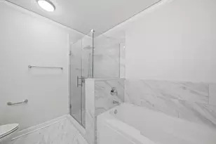 201 N Westshore Dr, Chicago, IL 60601 - Photo 17