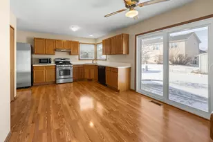 515 Indian Ridge Trail, Wauconda, IL 60084 - Photo 3