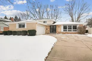 521 E Balsam Ln, Palatine, IL 60074 - Photo 1