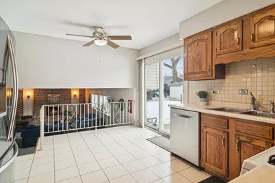 521 E Balsam Lane, Palatine, IL 60074 - Photo 7