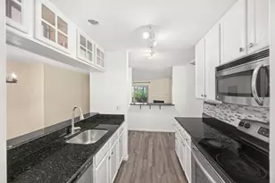 214 Glengarry Dr, Bloomingdale, IL 60108 - Photo 5