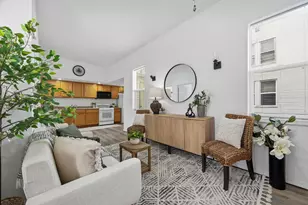 910 N Mason St, Bloomington, IL 61701 - Photo 3