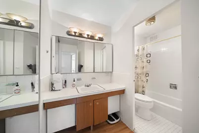 4250 N Marine Drive #1235, Chicago, IL 60613 - Photo 23