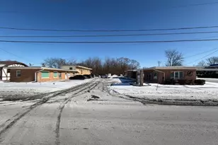 1212 N Seminary Ave, Woodstock, IL 60098 - Photo 1