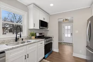 4518 W Shore Dr, McHenry, IL 60050 - Photo 7