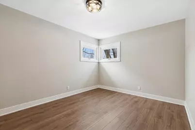 4518 W Shore Drive, McHenry, IL 60050 - Photo 9