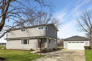 4518 W Shore Dr, McHenry, IL 60050 - Photo 3