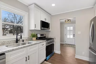 4518 W Shore Drive, McHenry, IL 60050 - Photo 5