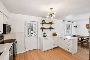 6826 Church Ct, Woodridge, IL 60517 - Photo 9