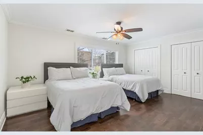 925 Spring Hill Drive #101, Northbrook, IL 60062 - Photo 9