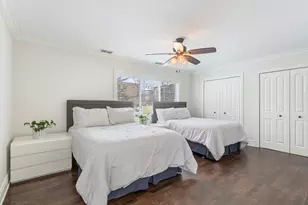 925 Spring Hill Dr, Northbrook, IL 60062 - Photo 9