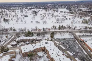 925 Spring Hill Dr, Northbrook, IL 60062 - Photo 13