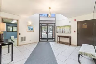 925 Spring Hill Dr, Northbrook, IL 60062 - Photo 15