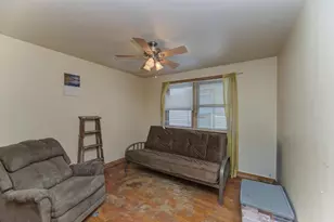 2243 E 92nd Pl, Chicago, IL 60617 - Photo 9