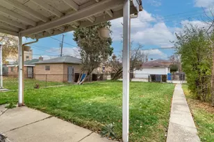 2243 E 92nd Pl, Chicago, IL 60617 - Photo 21