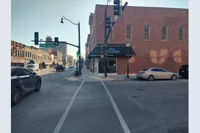 36 N Broadway Avenue, Aurora, IL 60505 - Photo 3