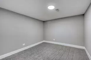 12643 S Harvard Ave, Chicago, IL 60628 - Photo 11