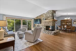 25146 N West Tower Dr, Tower Lakes, IL 60010 - Photo 9