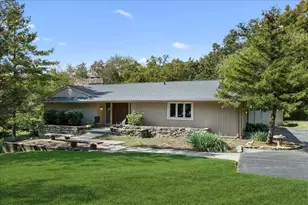 25146 N West Tower Dr, Tower Lakes, IL 60010 - Photo 1