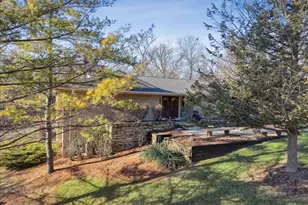 25146 N West Tower Dr, Tower Lakes, IL 60010 - Photo 5