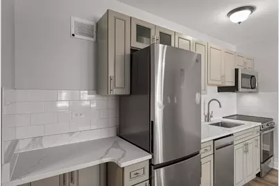 7710 N Sheridan Road #304, Chicago, IL 60626 - Photo 5