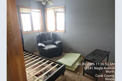 11241 S Nagle Avenue, Worth, IL 60482 - Photo 7