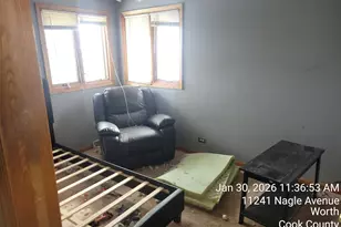 11241 S Nagle Ave, Worth, IL 60482 - Photo 7