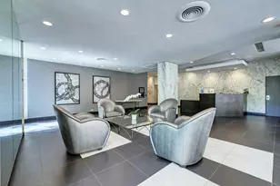 222 E Pearson St, Chicago, IL 60611 - Photo 17