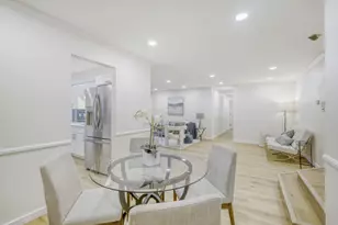 7285 Willow Way Ln, Willowbrook, IL 60527 - Photo 7