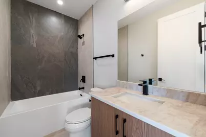 2355 W Flournoy Street #201, Chicago, IL 60612 - Photo 13