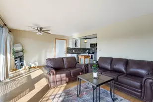 5509 E Lake Dr, Lisle, IL 60532 - Photo 7