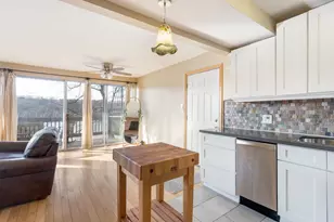 5509 E Lake Dr, Lisle, IL 60532 - Photo 9