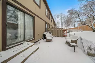 302 Linden Ln, Wheeling, IL 60090 - Photo 27