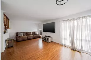 302 Linden Ln, Wheeling, IL 60090 - Photo 5