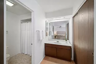 302 Linden Ln, Wheeling, IL 60090 - Photo 17