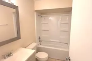 19129 Pine Dr, Country Club Hills, IL 60478 - Photo 9