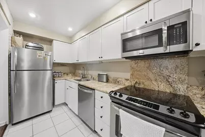 40 E 9th Street #1005, Chicago, IL 60605 - Photo 9