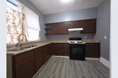 112 W 2nd Street, Belvidere, IL 61008 - Photo 3