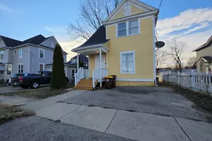 112 W 2nd St, Belvidere, IL 61008 - Photo 1