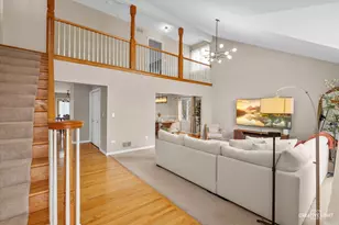 8146 Hampton Dr, Woodridge, IL 60517 - Photo 3