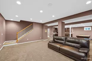 8146 Hampton Dr, Woodridge, IL 60517 - Photo 33