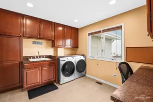 8146 Hampton Dr, Woodridge, IL 60517 - Photo 27