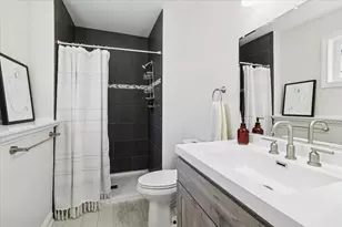 27W585 Galusha Ave, Warrenville, IL 60555 - Photo 17