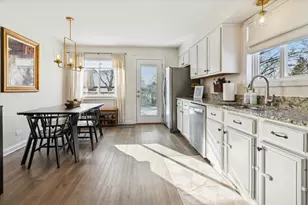 27W585 Galusha Ave, Warrenville, IL 60555 - Photo 9