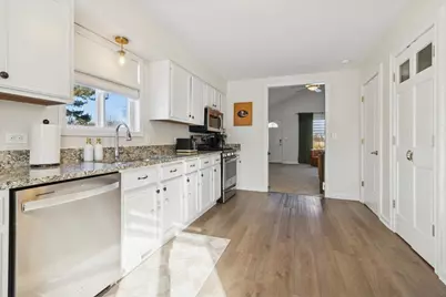 27W585 Galusha Avenue, Warrenville, IL 60555 - Photo 11