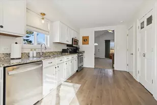 27W585 Galusha Ave, Warrenville, IL 60555 - Photo 11