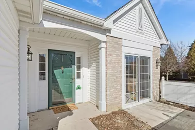 2334 Meadowcroft Lane, Grayslake, IL 60030 - Photo 5